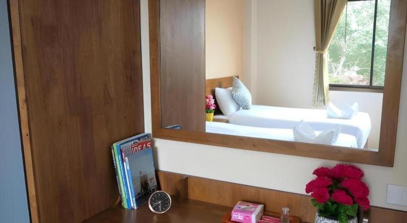 Regent Room Hotel Surat Thani Esterno foto