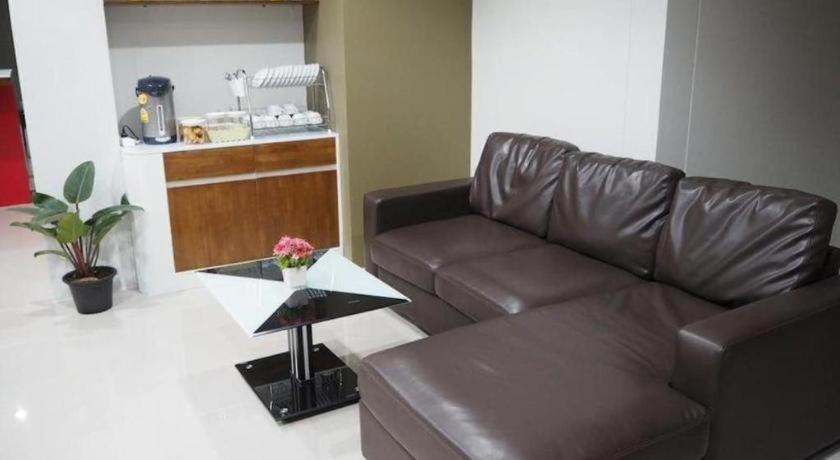 Regent Room Hotel Surat Thani Esterno foto